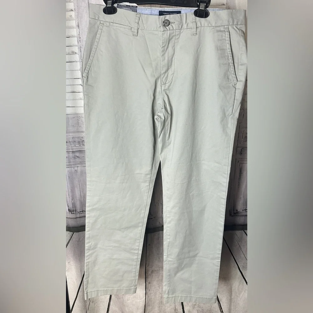 Tommy Hilfiger custom fit straight through hip and thigh. - Picture 1 of 9